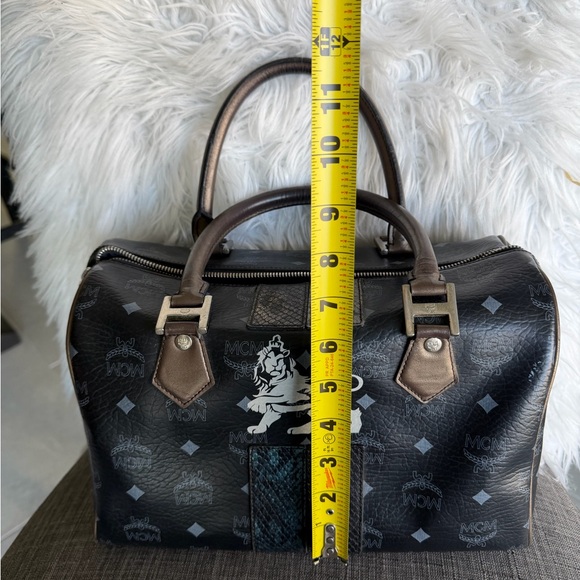 MCM vintage Black Lion Satchel - Picture 12 of 16